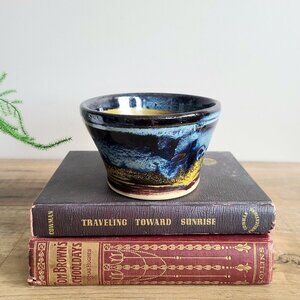 Hand made studio pottery. Ceramic bowl sighed by artist.